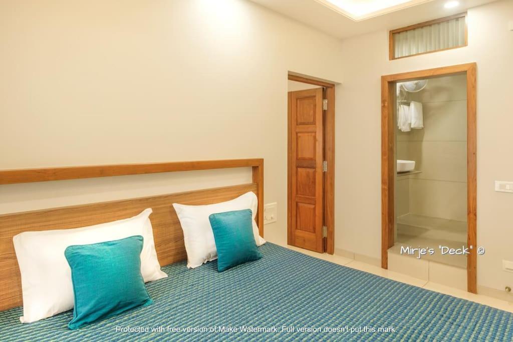 Mirje'S Deck - Homestay - Family Rooms 戈尔哈布尔 外观 照片