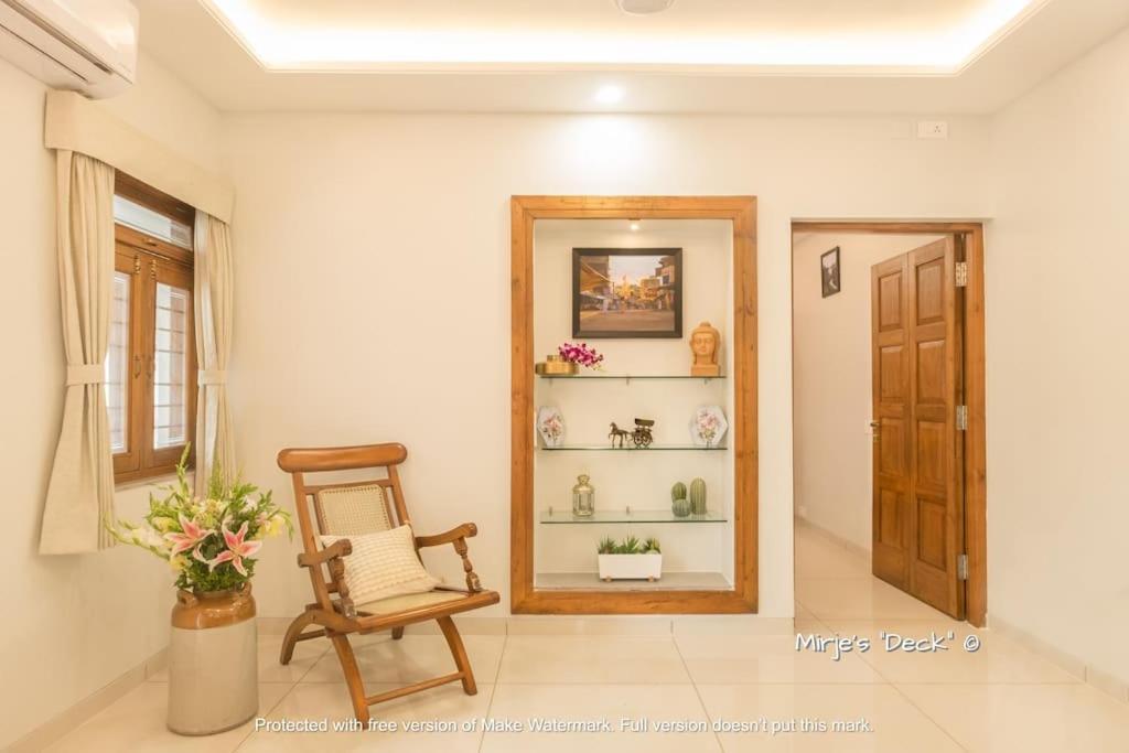 Mirje'S Deck - Homestay - Family Rooms 戈尔哈布尔 外观 照片