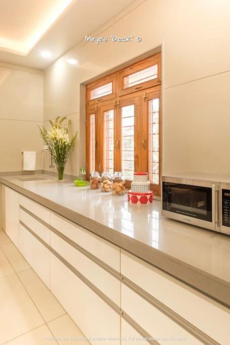 Mirje'S Deck - Homestay - Family Rooms 戈尔哈布尔 外观 照片
